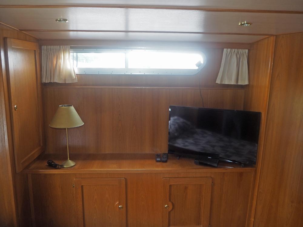 Aft cabin, Accommodation
